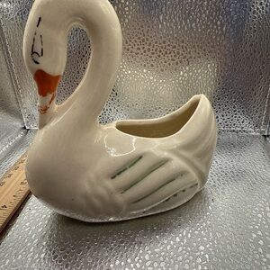 MCM Elegant Cream Swan Planter